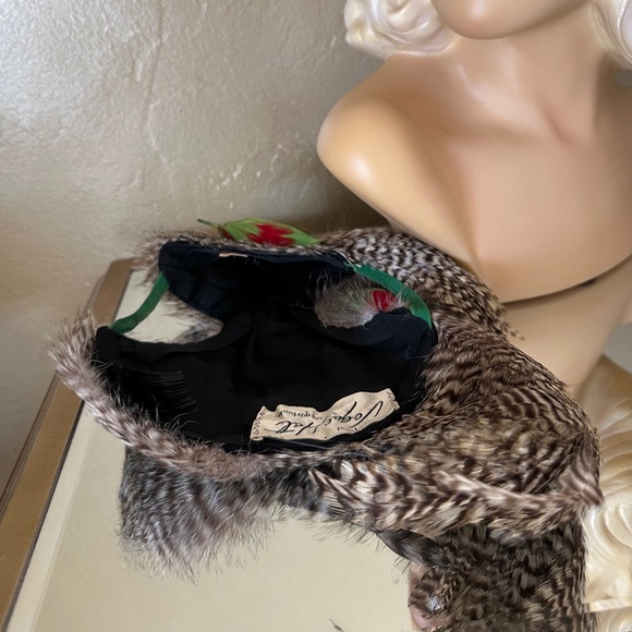 ASTOUNDING HIG FASHION 1940's SPOTTED FEATHER HAT WITH 2 "BIRDS"/TAILS - Picture 13 of 16